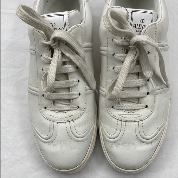 Valentino Garavani White Leather Sneakers. EU 38.5. - Picture 5 of 11
